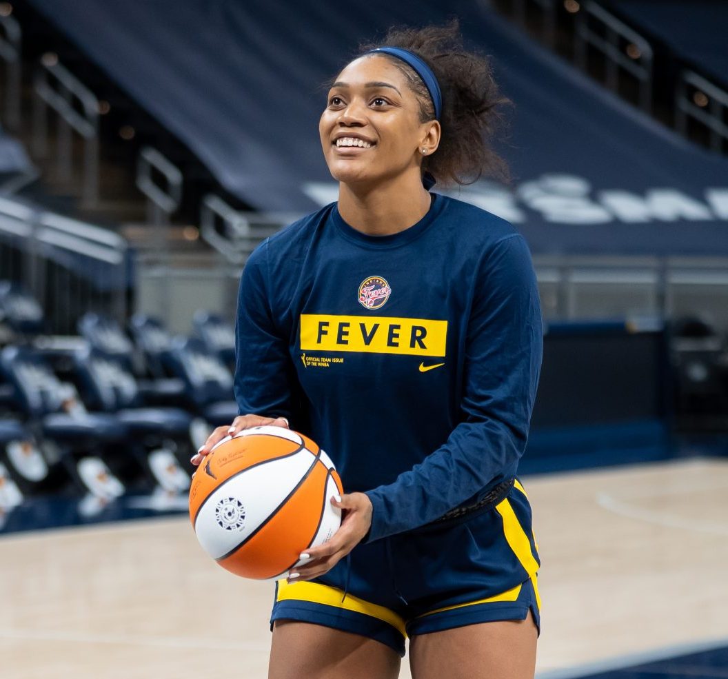 Victoria Vivians Shines in First Week of Training Camp